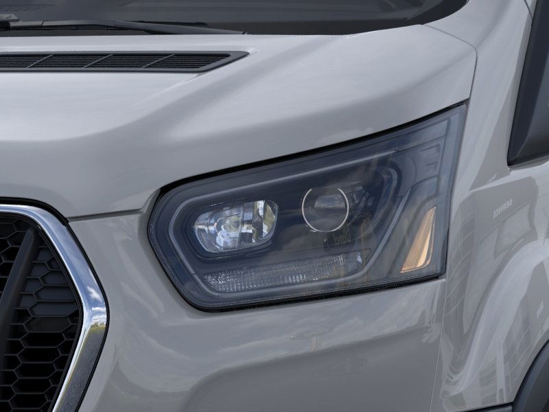 Ford Transit Passenger Wagon Vehicle Full-screen Gallery Image 18