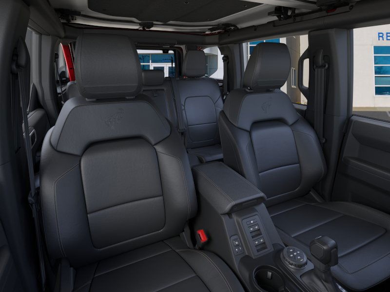 Ford Bronco Vehicle Full-screen Gallery Image 10