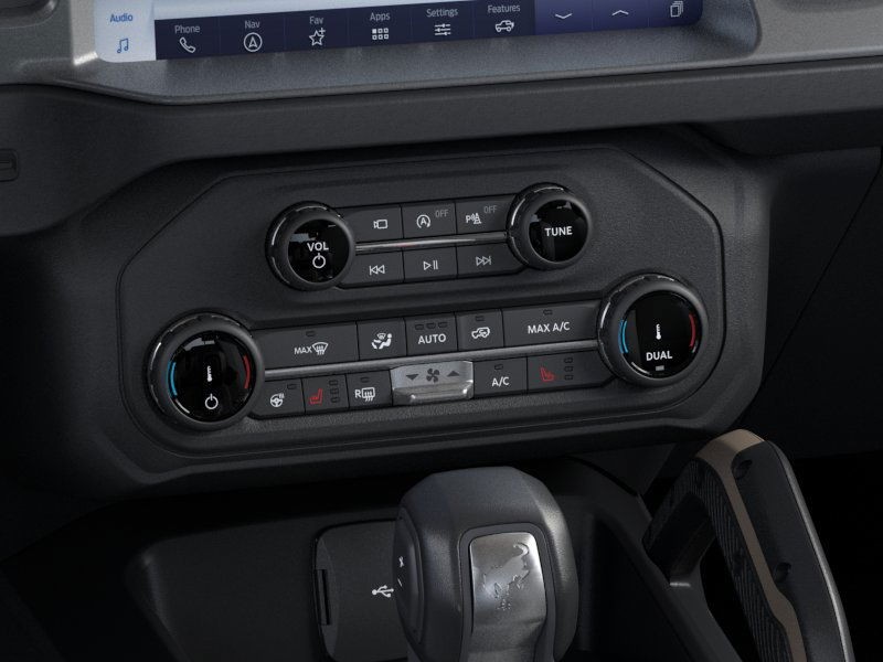 Ford Bronco Vehicle Full-screen Gallery Image 16