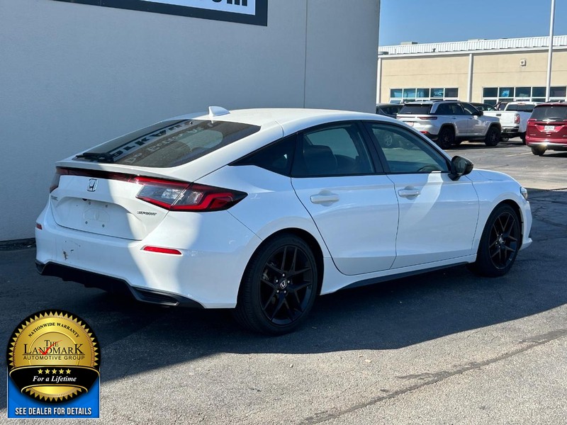 Honda Civic Hatchback Vehicle Full-screen Gallery Image 3