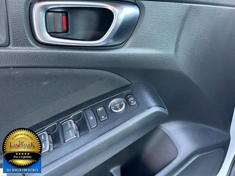 Honda Civic Hatchback Vehicle Full-screen Gallery Image 8