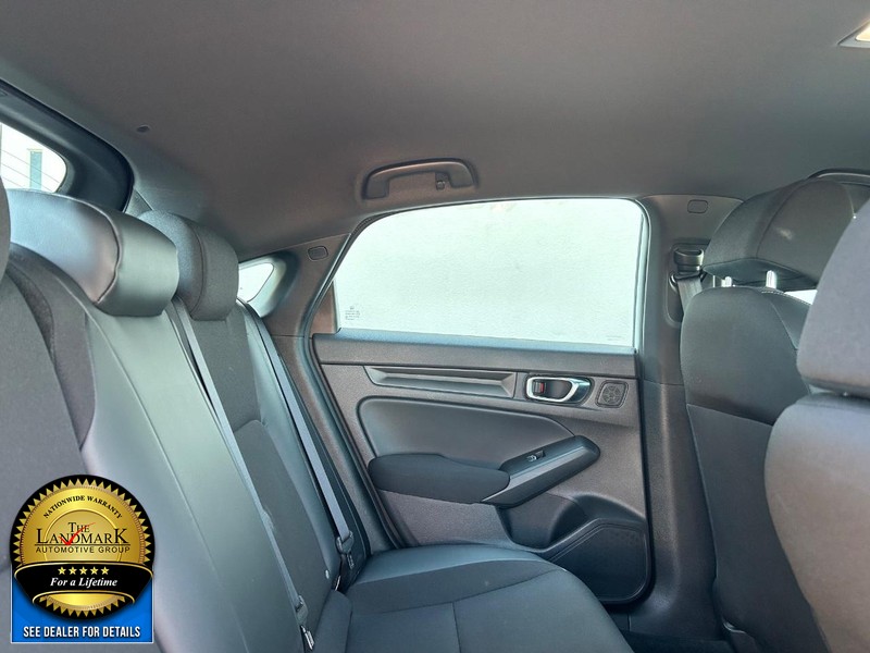 Honda Civic Hatchback Vehicle Full-screen Gallery Image 14