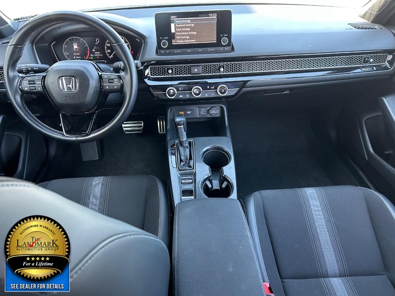 Honda Civic Hatchback Vehicle Full-screen Gallery Image 15