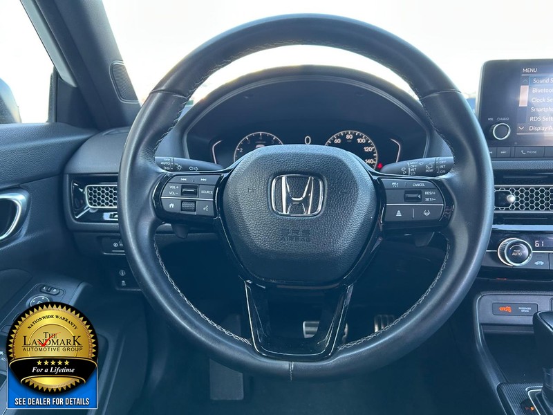 Honda Civic Hatchback Vehicle Full-screen Gallery Image 16