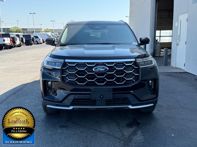 Ford Explorer Vehicle Full-screen Gallery Image 4