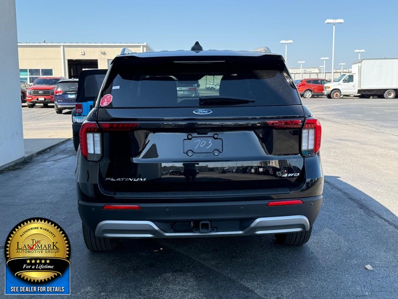 Ford Explorer Vehicle Full-screen Gallery Image 7