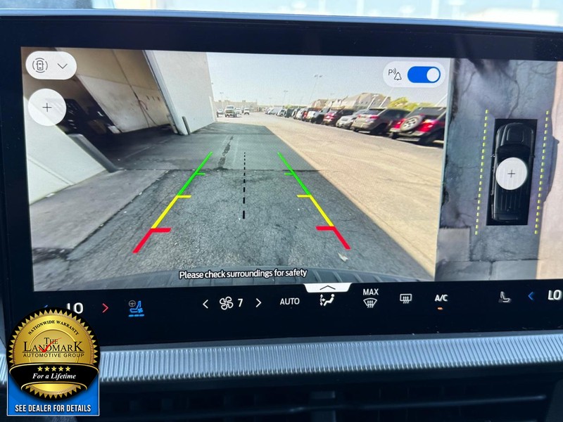 Ford Explorer Vehicle Full-screen Gallery Image 13