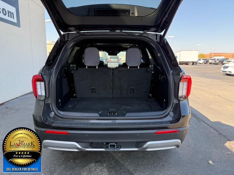 Ford Explorer Vehicle Full-screen Gallery Image 21