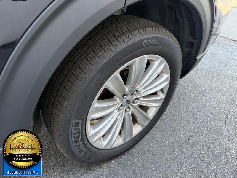 Ford Explorer Vehicle Full-screen Gallery Image 22