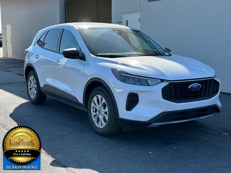 Ford Escape Vehicle Full-screen Gallery Image 2