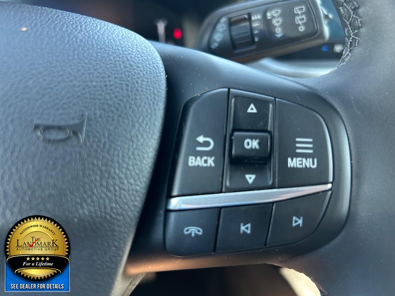 Ford Escape Vehicle Full-screen Gallery Image 11