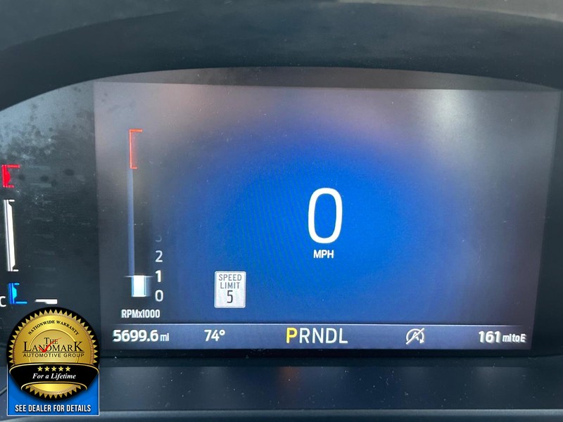 Ford Escape Vehicle Full-screen Gallery Image 12