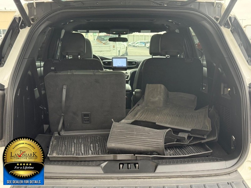 Ford Explorer Vehicle Full-screen Gallery Image 6