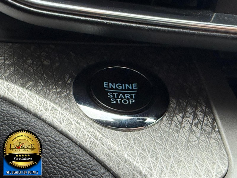 Ford Explorer Vehicle Full-screen Gallery Image 18