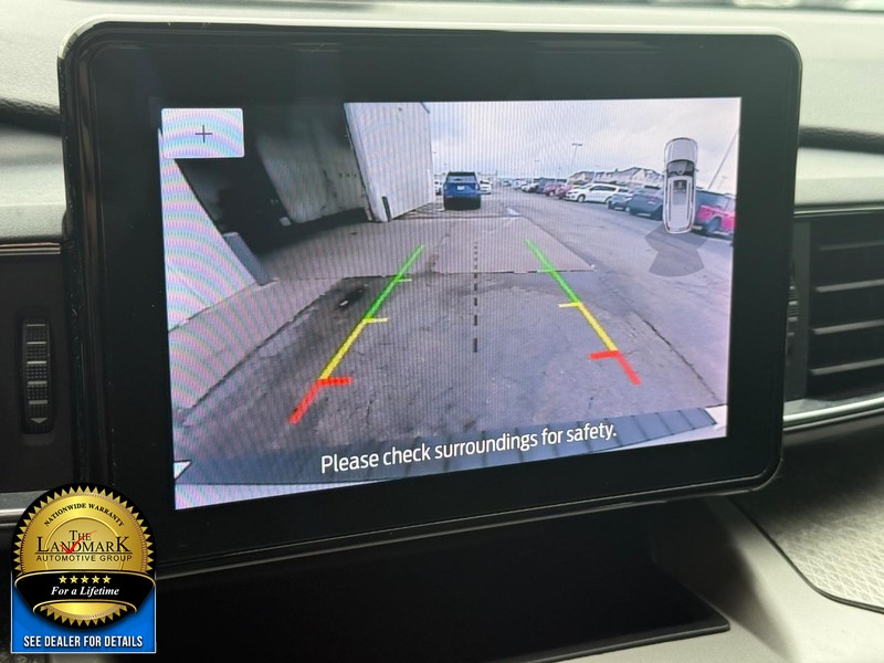 Ford Explorer Vehicle Full-screen Gallery Image 20