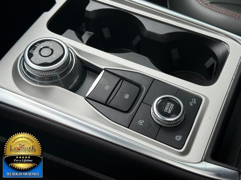 Ford Explorer Vehicle Full-screen Gallery Image 22