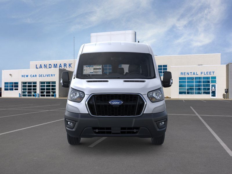 Ford Transit Passenger Wagon Vehicle Full-screen Gallery Image 6