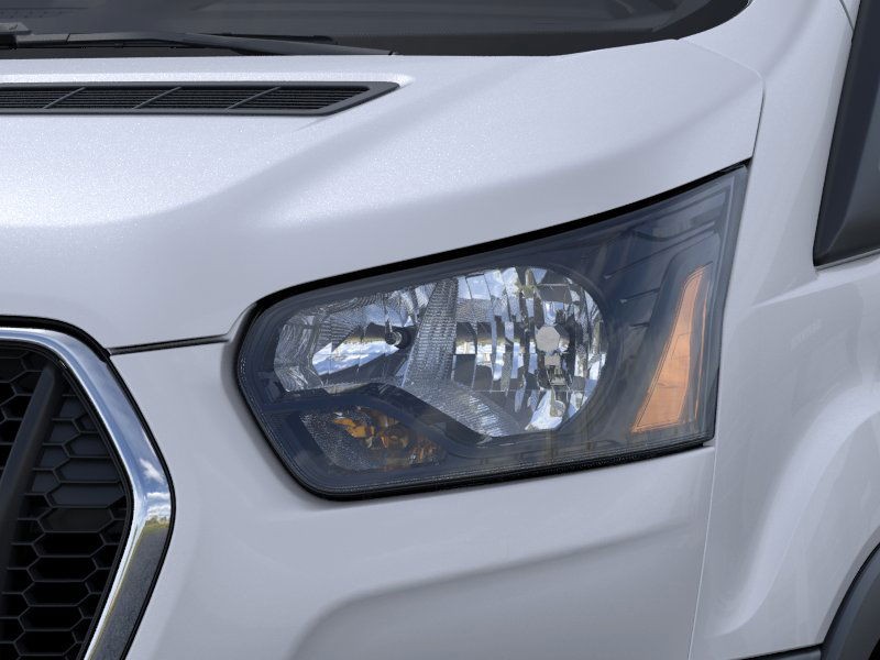 Ford Transit Passenger Wagon Vehicle Full-screen Gallery Image 18