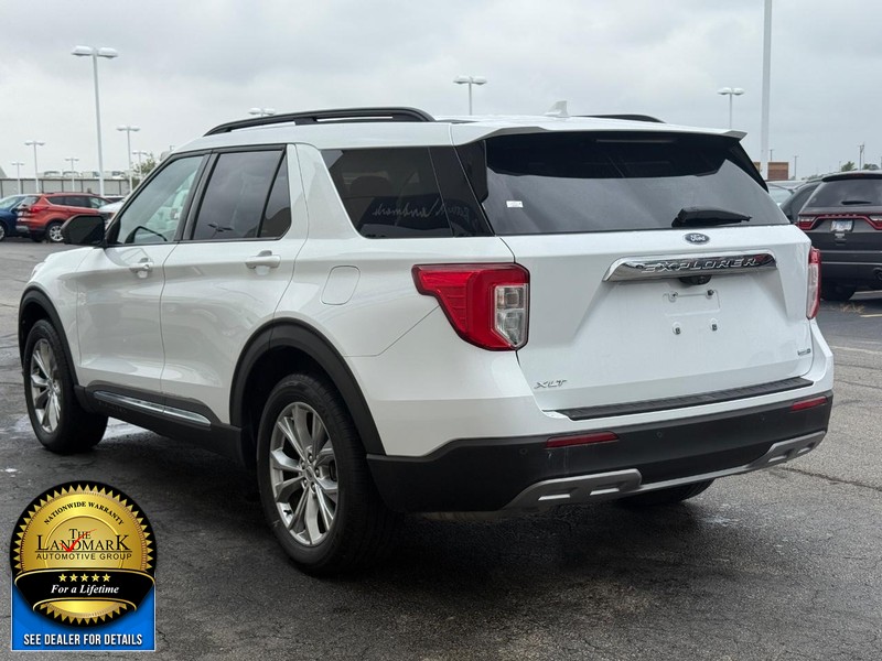 Ford Explorer Vehicle Full-screen Gallery Image 5