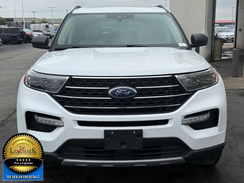 Ford Explorer Vehicle Full-screen Gallery Image 9