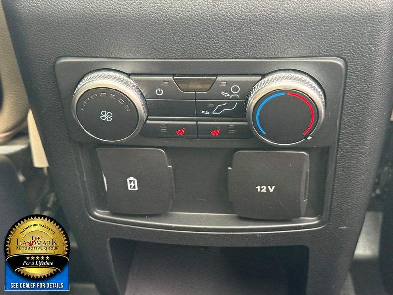 Ford Explorer Vehicle Full-screen Gallery Image 13