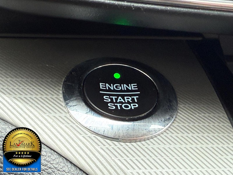 Ford Explorer Vehicle Full-screen Gallery Image 18