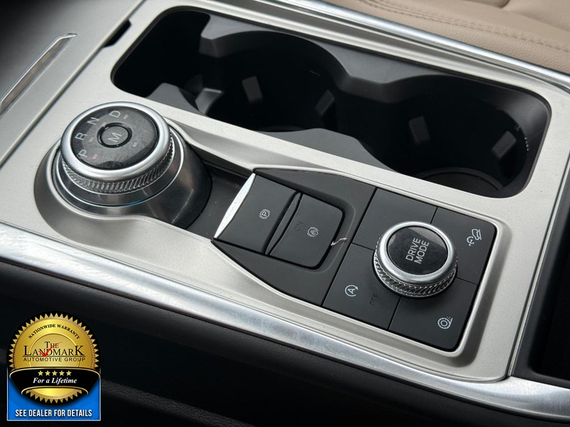 Ford Explorer Vehicle Full-screen Gallery Image 21