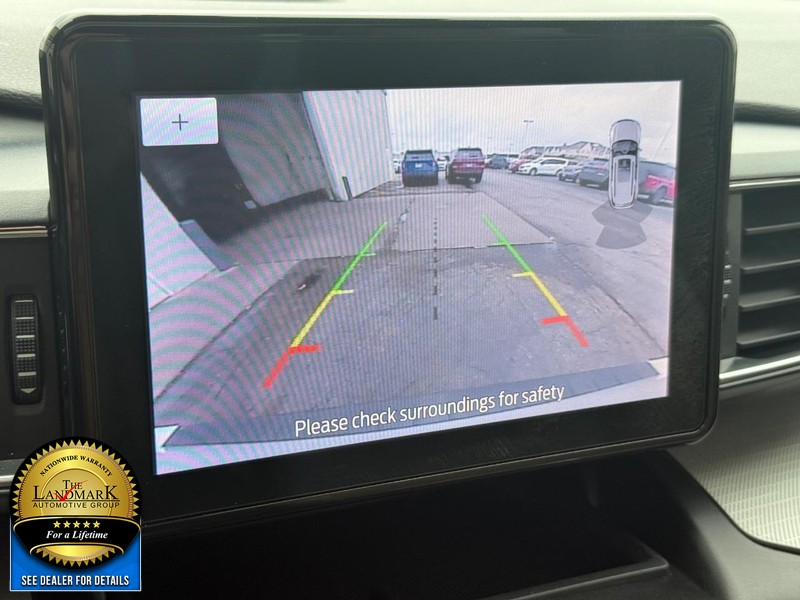 Ford Explorer Vehicle Full-screen Gallery Image 23