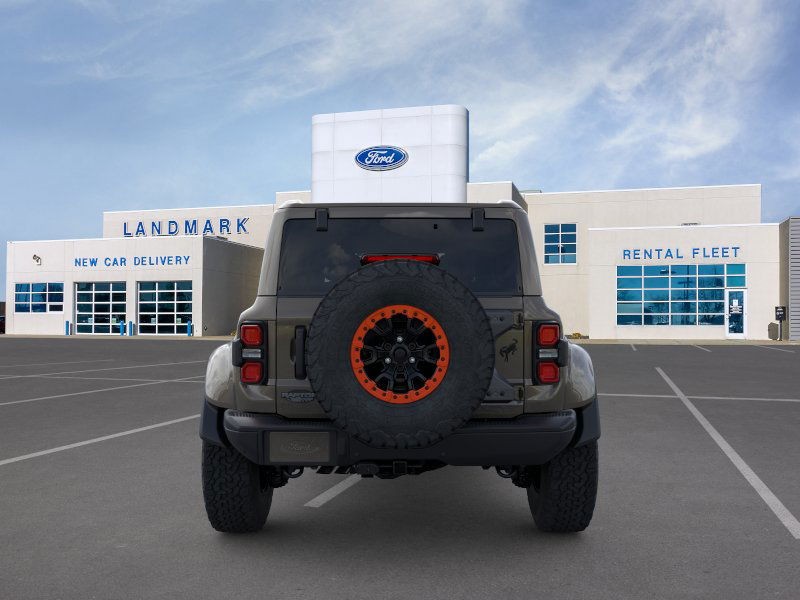 Ford Bronco Vehicle Full-screen Gallery Image 5