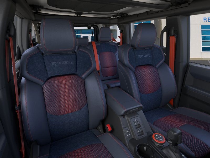 Ford Bronco Vehicle Full-screen Gallery Image 10