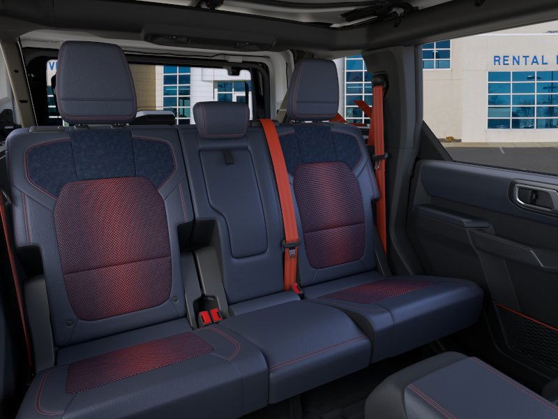 Ford Bronco Vehicle Full-screen Gallery Image 11