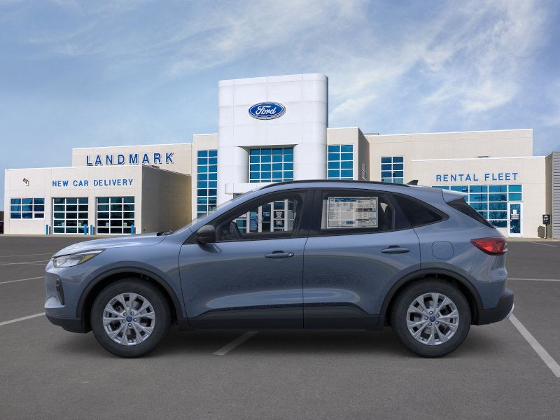 Ford Escape Vehicle Full-screen Gallery Image 3