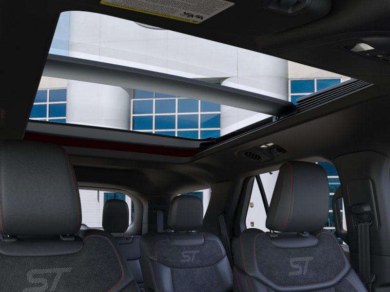 Ford Explorer Vehicle Full-screen Gallery Image 22