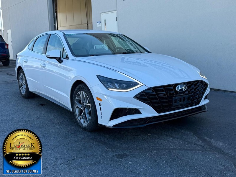 Hyundai Sonata Vehicle Full-screen Gallery Image 2