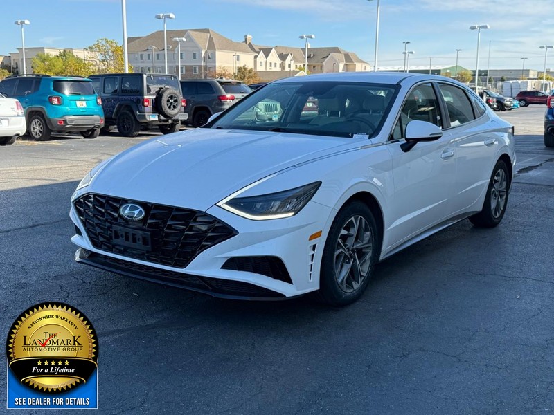 Hyundai Sonata Vehicle Full-screen Gallery Image 5