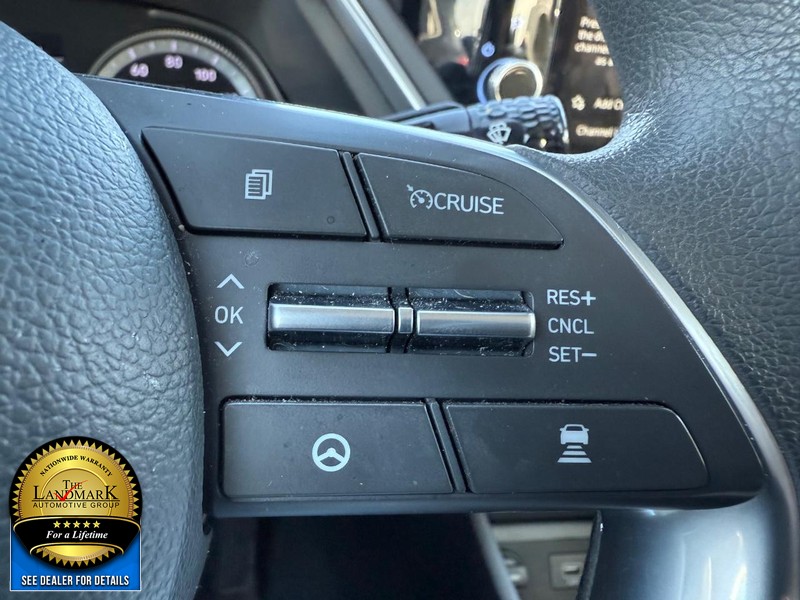 Hyundai Sonata Vehicle Full-screen Gallery Image 11