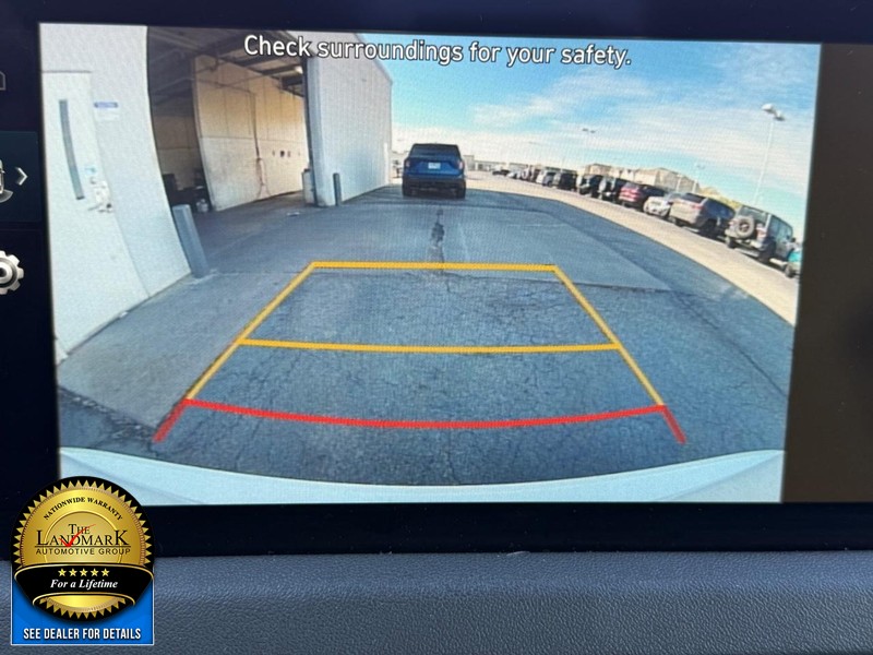 Hyundai Sonata Vehicle Full-screen Gallery Image 13