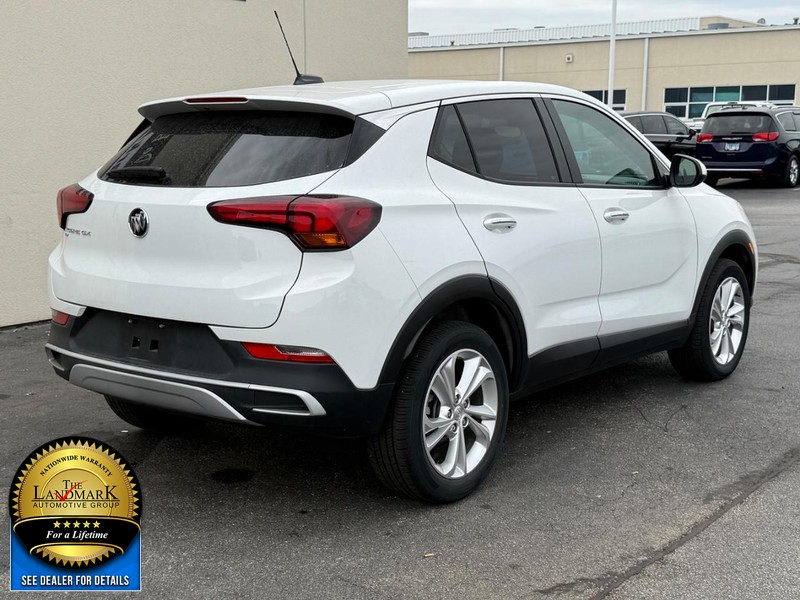 Buick Encore GX Vehicle Full-screen Gallery Image 3