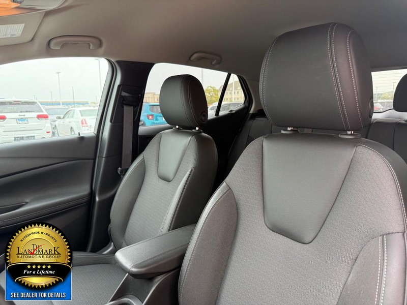 Buick Encore GX Vehicle Full-screen Gallery Image 9