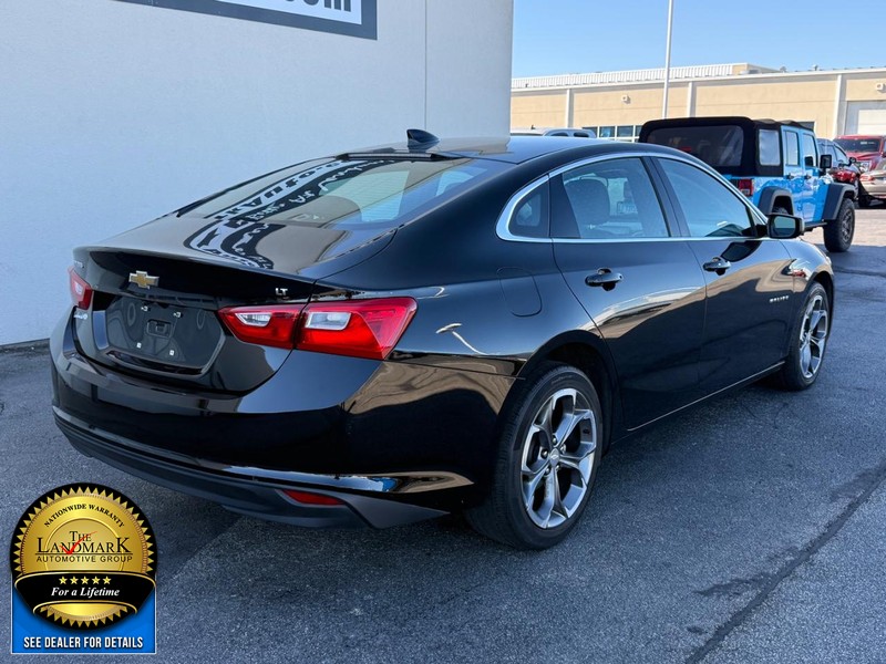 Chevrolet Malibu Vehicle Full-screen Gallery Image 3