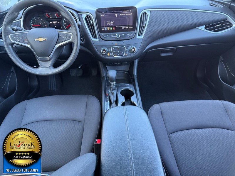 Chevrolet Malibu Vehicle Full-screen Gallery Image 16