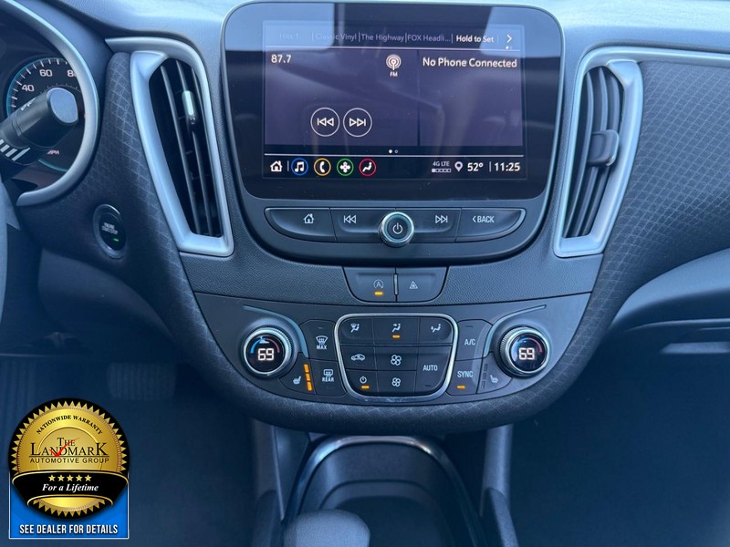 Chevrolet Malibu Vehicle Full-screen Gallery Image 18