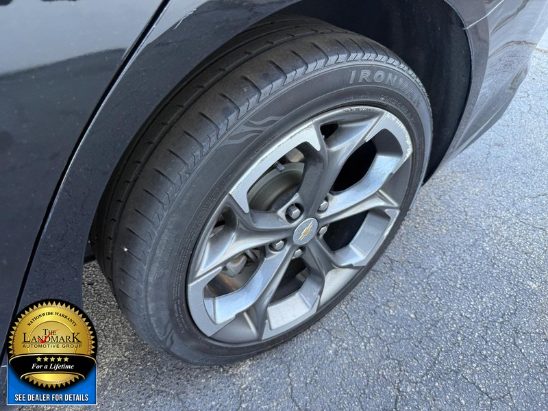 Chevrolet Malibu Vehicle Full-screen Gallery Image 21