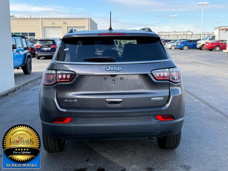 Jeep Compass Vehicle Full-screen Gallery Image 7