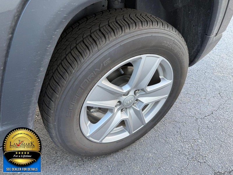 Jeep Compass Vehicle Full-screen Gallery Image 19