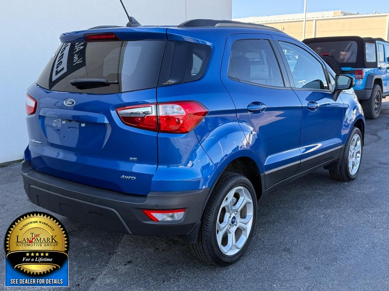 Ford EcoSport Vehicle Full-screen Gallery Image 3