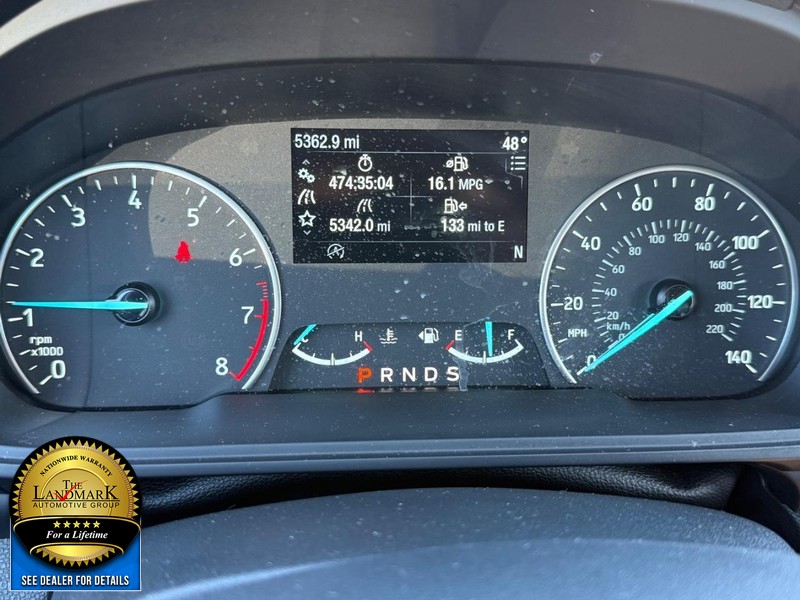 Ford EcoSport Vehicle Full-screen Gallery Image 12