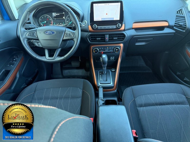 Ford EcoSport Vehicle Full-screen Gallery Image 16