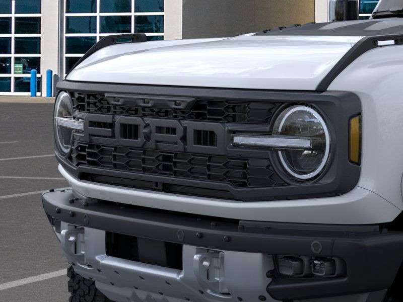 Ford Bronco Vehicle Full-screen Gallery Image 19