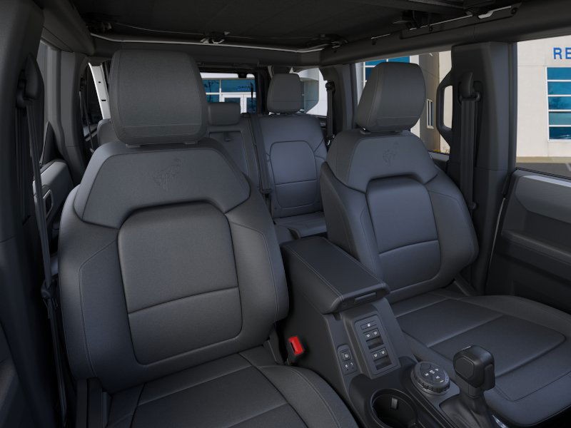 Ford E7B Vehicle Full-screen Gallery Image 10